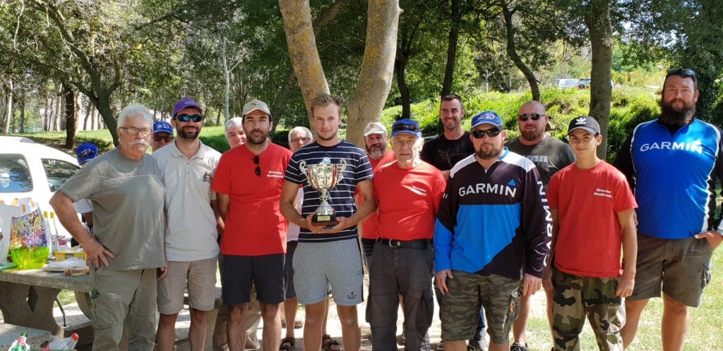 Les participants du concours sur Montfrin avec le Grand Gagnant du Concours BAVAGA