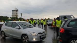 Blocage 17 Novembre, les Gilets Jaunes sur Remoulins Mouvement "Gilets Jaunes" Rond Point Péage A9 Remoulins