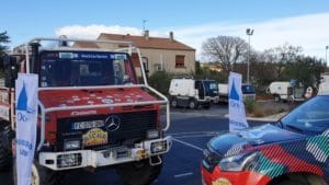 Deux pompières de Beaucaire au départ du Rallye Aïcha des Gazelles Séverine et Amélie (Les Roll Over)
