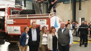 Deux pompières de Beaucaire au départ du Rallye Aïcha des Gazelles Séverine et Amélie (Les Roll Over)
