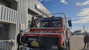 Deux pompières de Beaucaire au départ du Rallye Aïcha des Gazelles Séverine et Amélie (Les Roll Over)