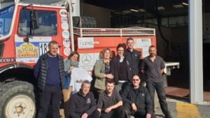 Deux pompières de Beaucaire au départ du Rallye Aïcha des Gazelles Séverine et Amélie (Les Roll Over)