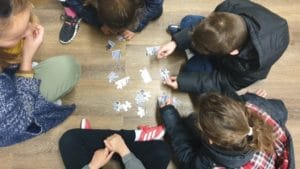 Jeu De L'oie 100% Montfrin avec l'école primaire Amand Peyrot Jeu de l'oie avec l'école primaire de Montfrin ©Radio RG30