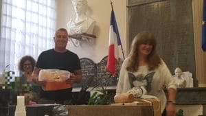 Départ à la retraite et Mutation à la Mairie de Montfrin Stéphane Procureur & Marie-Yolande Froment ©Radio RG30