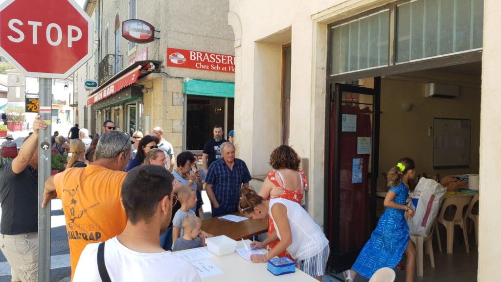 LAPE de Montfrin en soutien pour les victimes de lincendie ©Radio RG30
