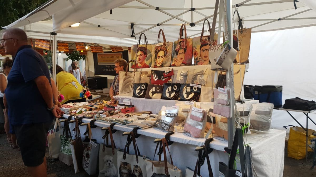 Le Marché Nocturne 2019 avait donné rendez-vous à Valliguières Marché Nocturne 2019 à Valliguières ©Radio RG30 1
