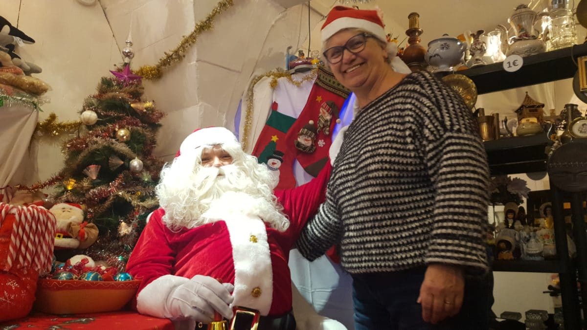 Le Père Noël de Montfrin Livres ©Radio RG30 Le Père Noël de Montfrin Livres ©Radio RG30