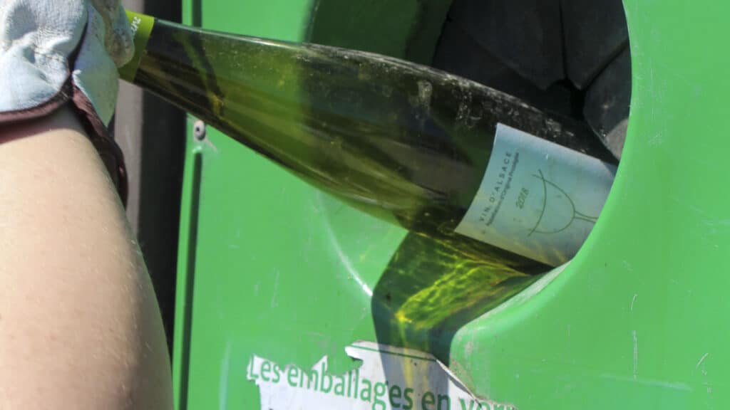 photo d’illustration dépôt de bouteille en verre ©SRE