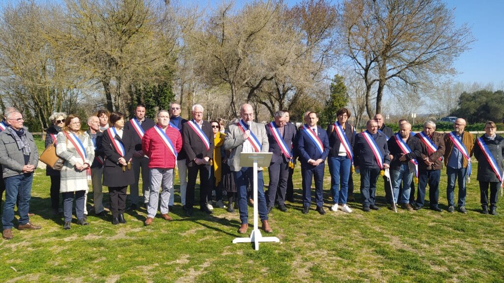 Rassemblement en solidarite avec le peuple ukrainien