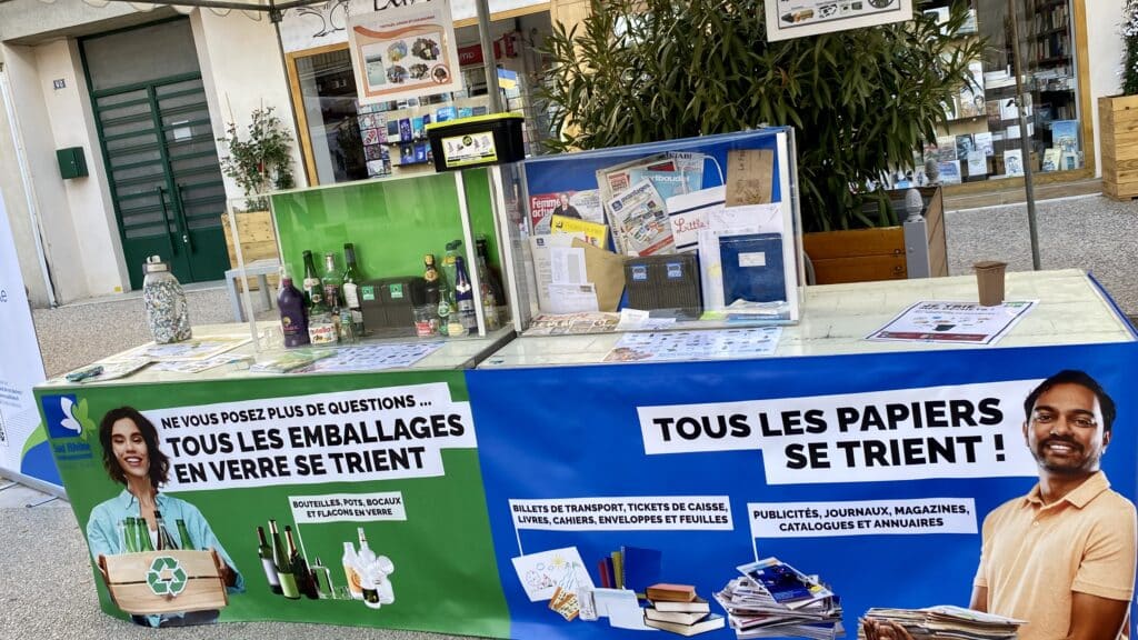 Les Stands « Info-Tri » de Sud Rhône Environnement continuent d’aller à la rencontre des habitants