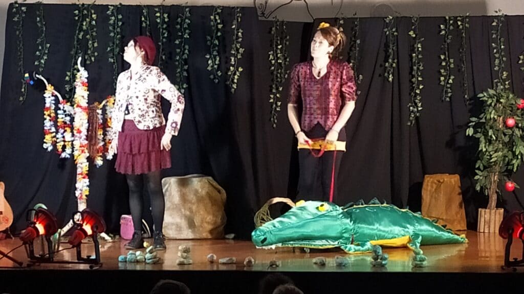 spectacle à Meynes avec le relais petite enfance