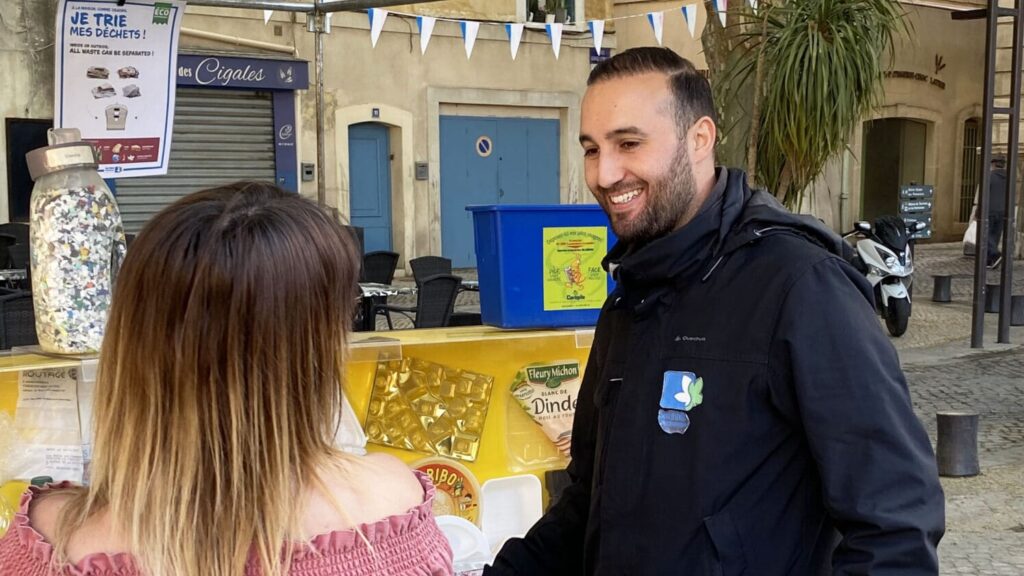 Les Ambassadeurs du tri de Sud Rhone Environnement demarrent une campagne de porte a porte ©SRE scaled e1654077537366